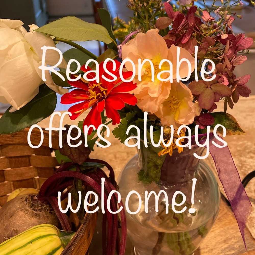 Happy to take offers 🤍 Any questions on measurements etc welcome 🙌🏻🙌🏻🙌🏻